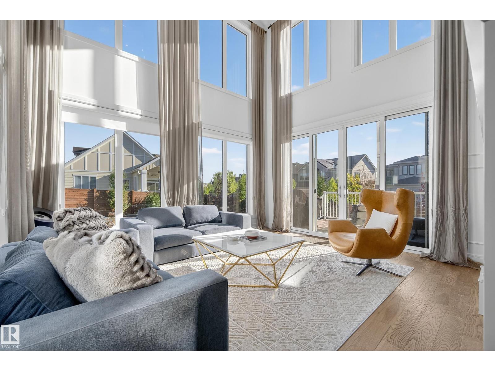 7 JUBILATION DR, St. Albert