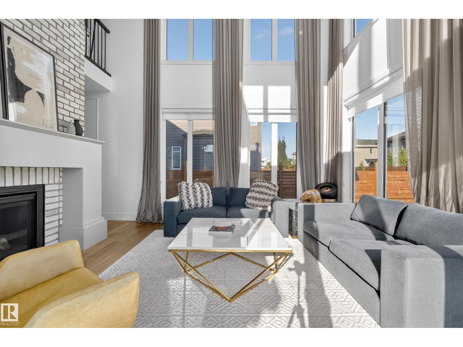 7 JUBILATION DR, St. Albert