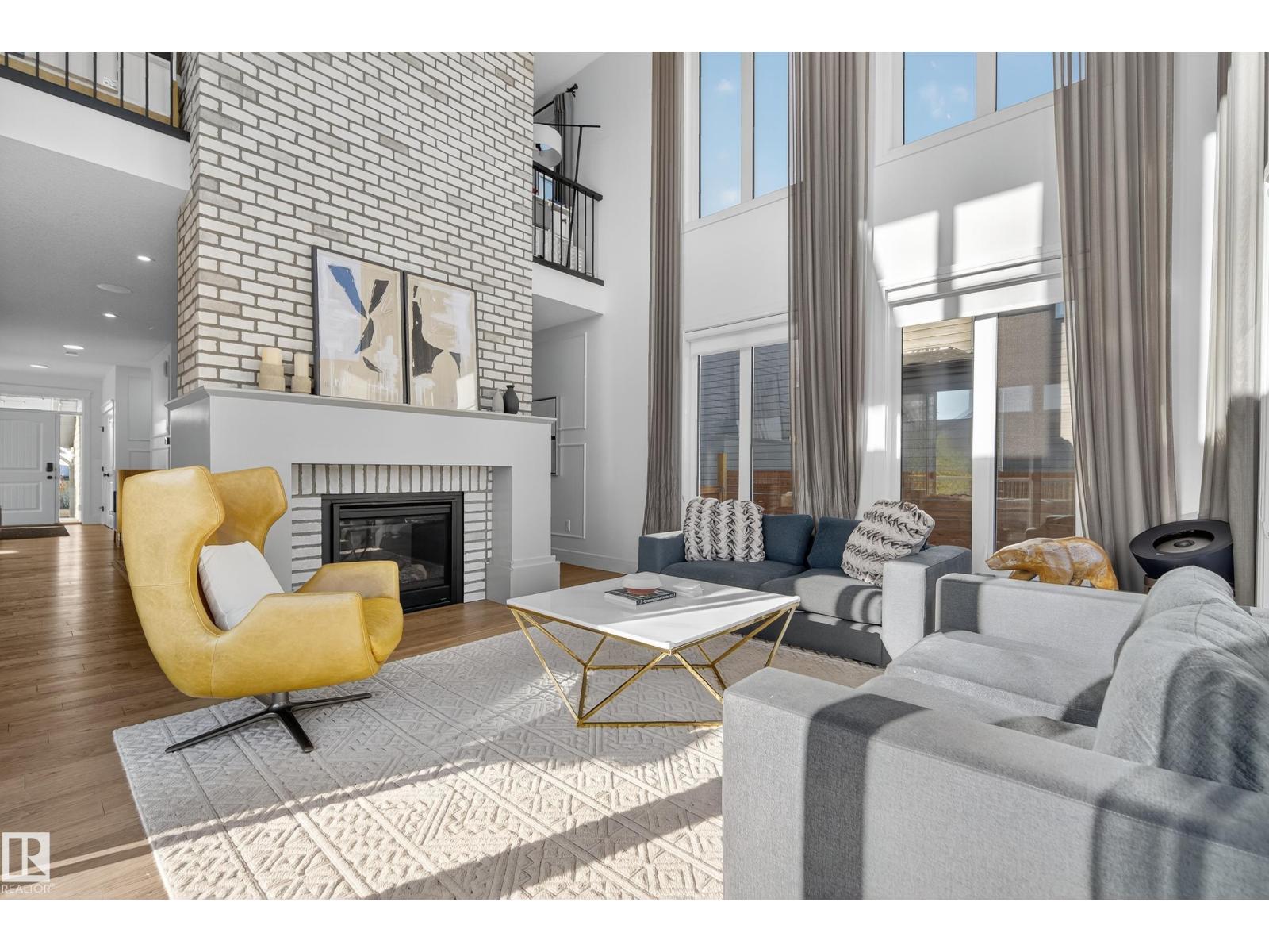 7 JUBILATION DR, St. Albert