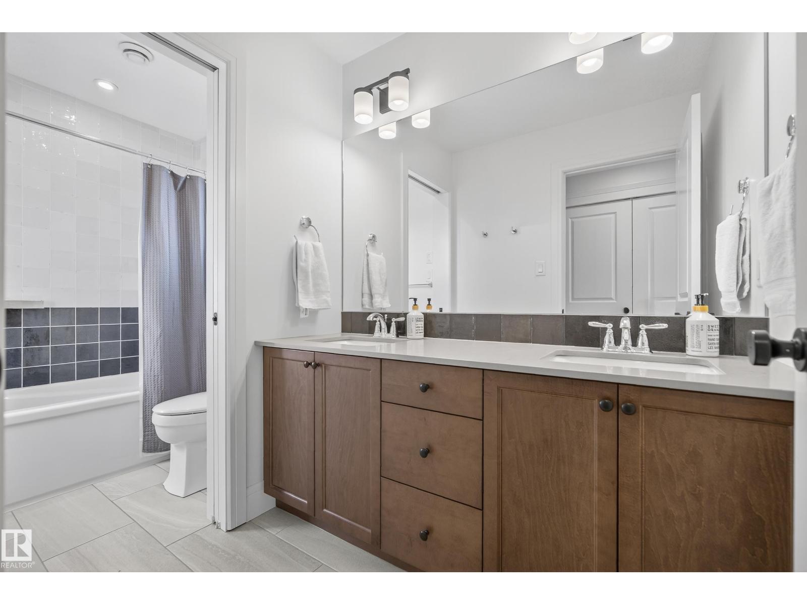 7 JUBILATION DR, St. Albert