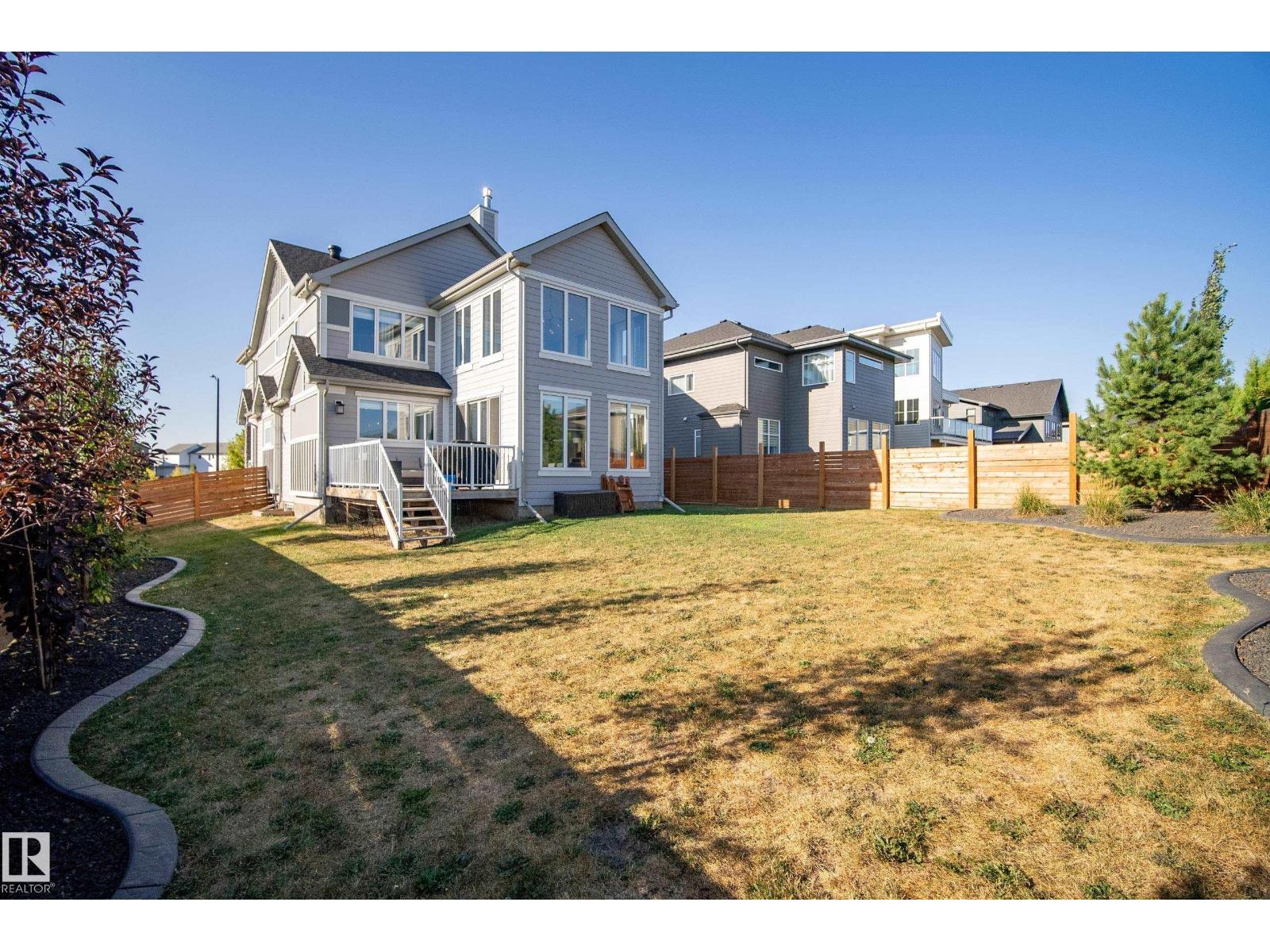 7 JUBILATION DR, St. Albert