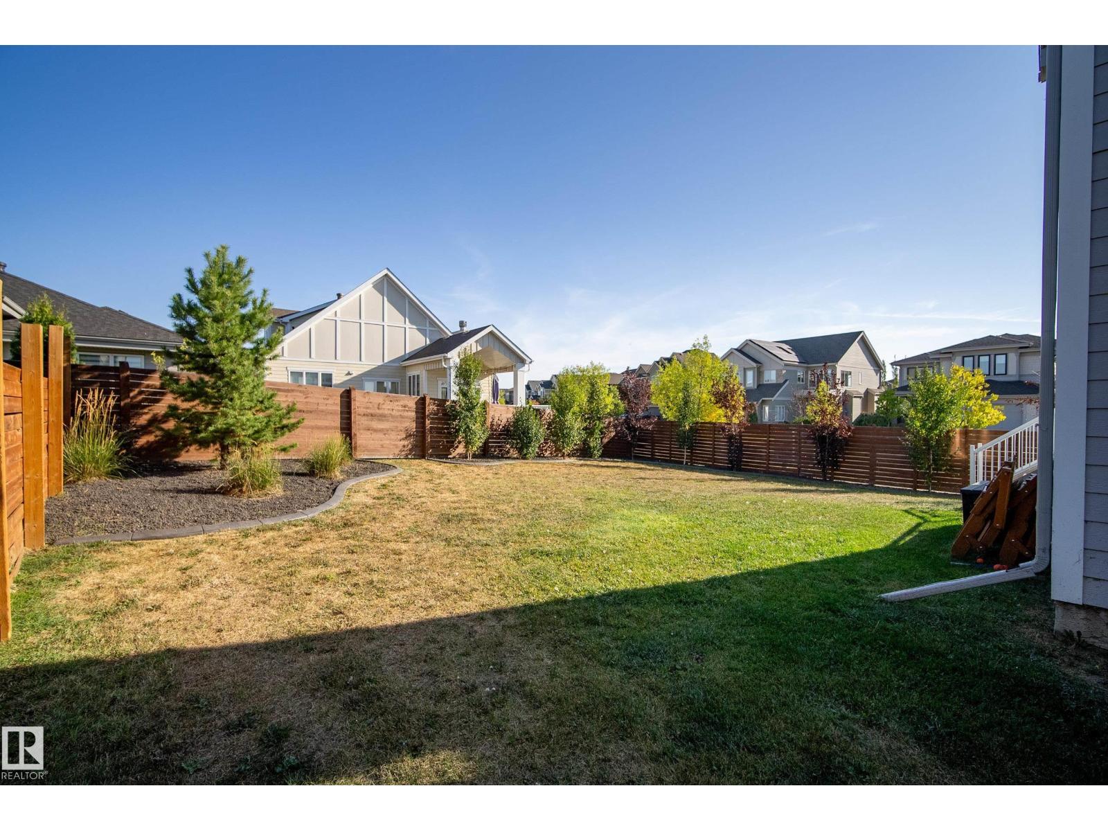 7 JUBILATION DR, St. Albert