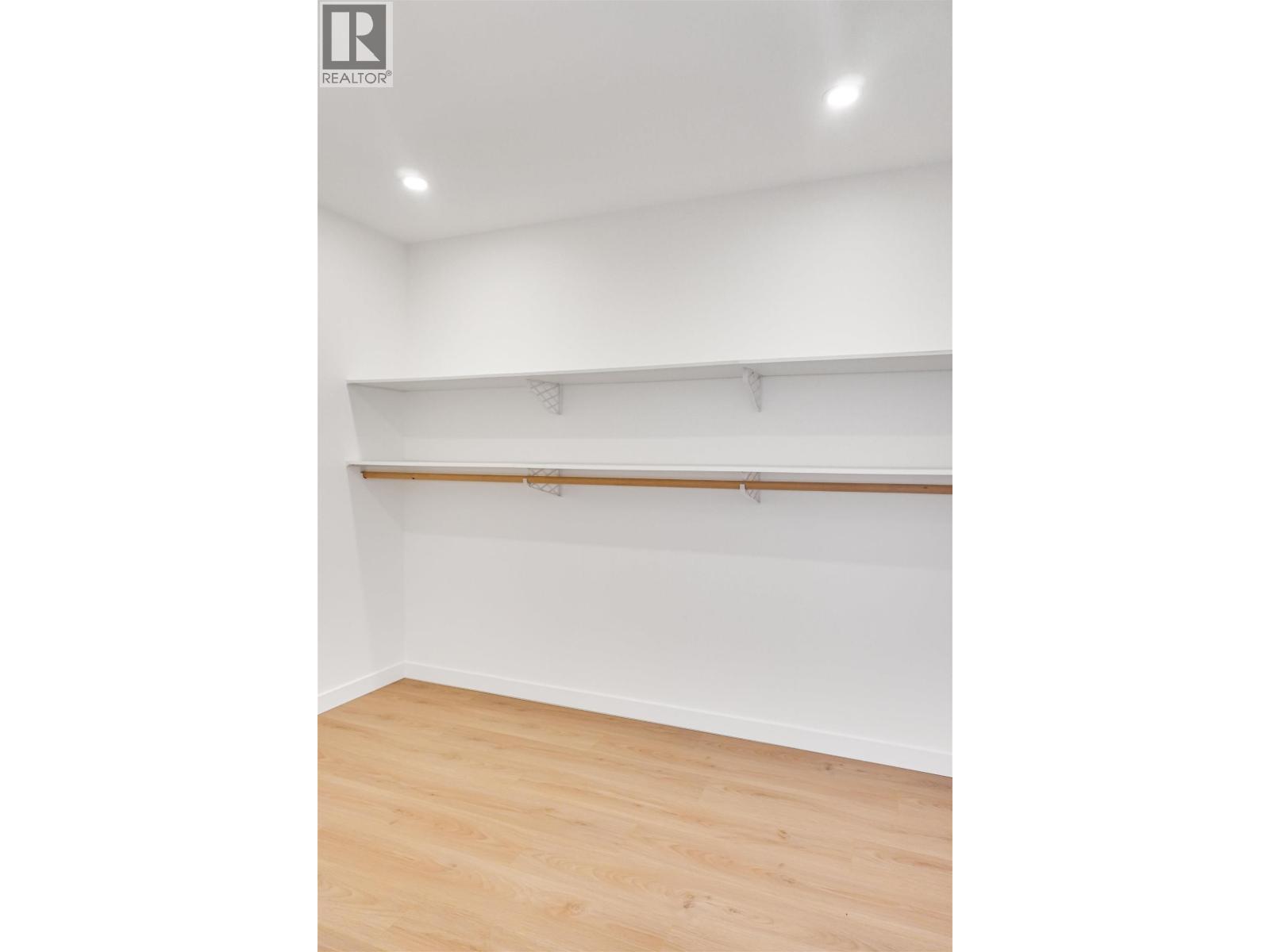 64 WOZNEY STREET, Kitimat