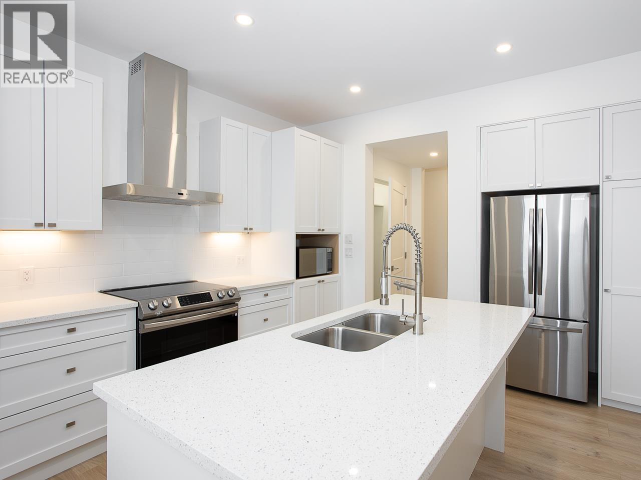 64 WOZNEY STREET, Kitimat