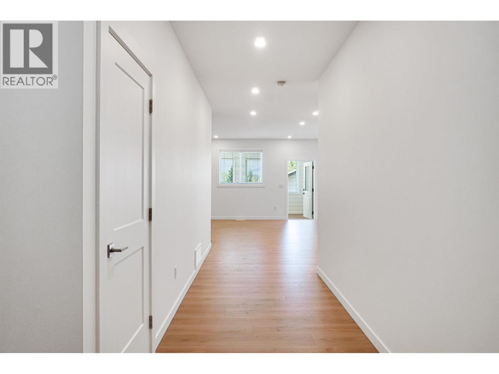 64 WOZNEY STREET, Kitimat