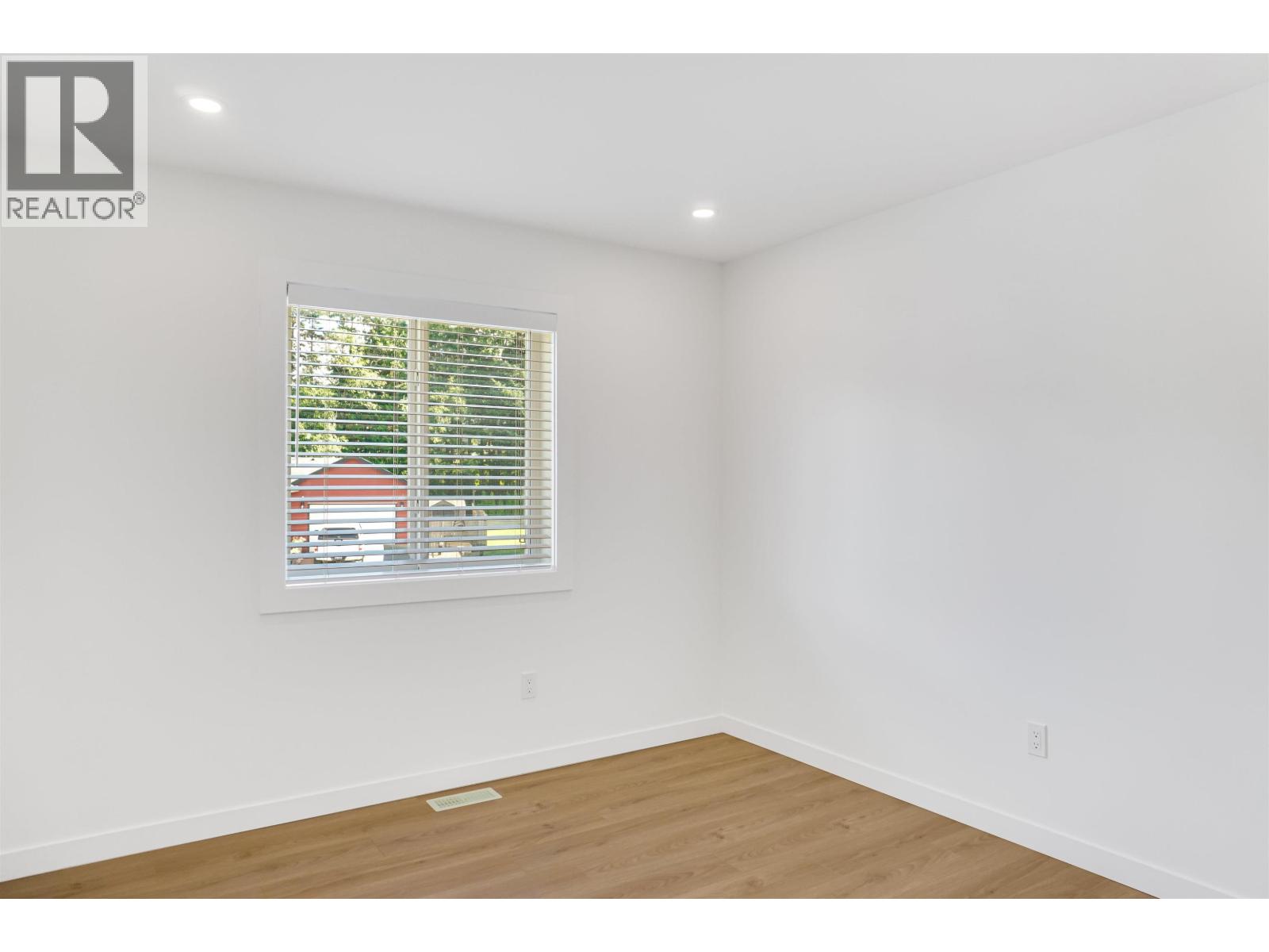 64 WOZNEY STREET, Kitimat