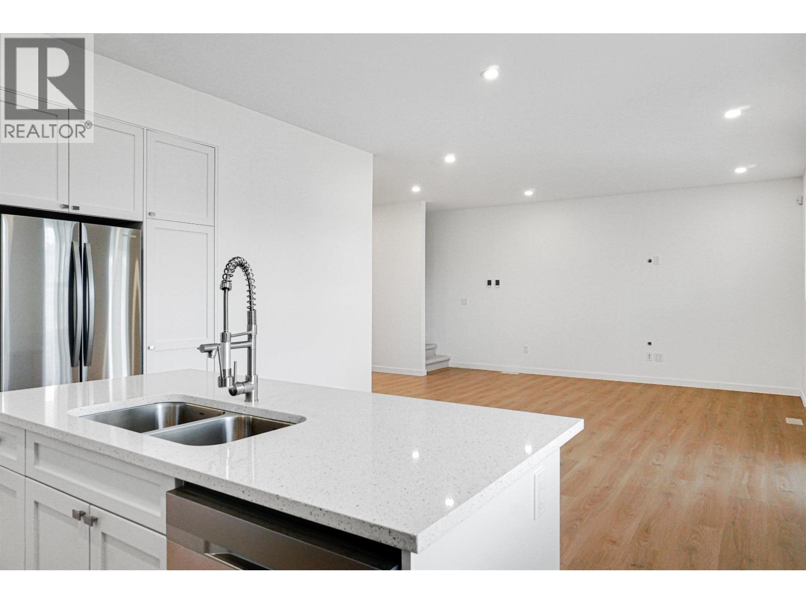 64 WOZNEY STREET, Kitimat