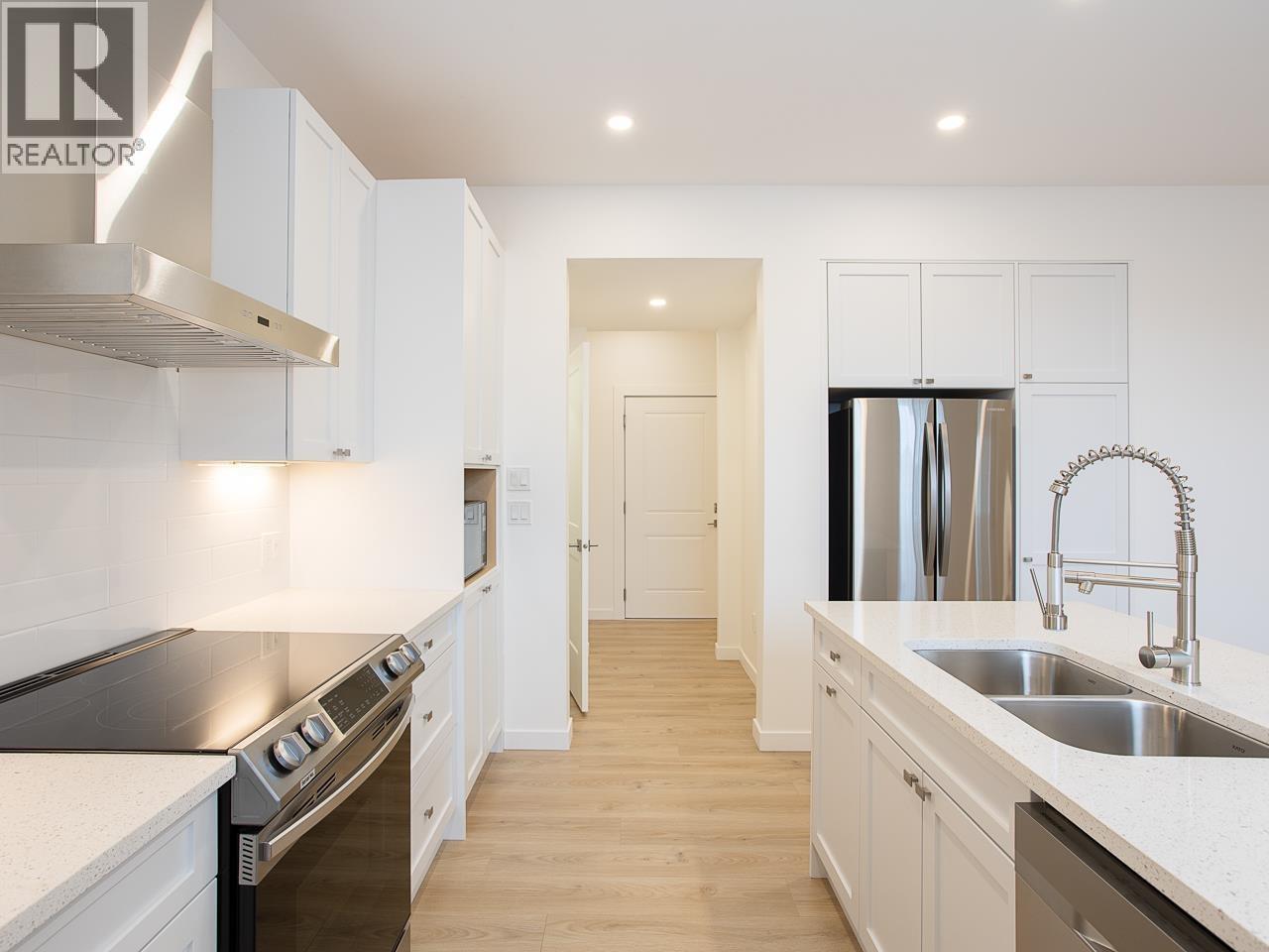 64 WOZNEY STREET, Kitimat