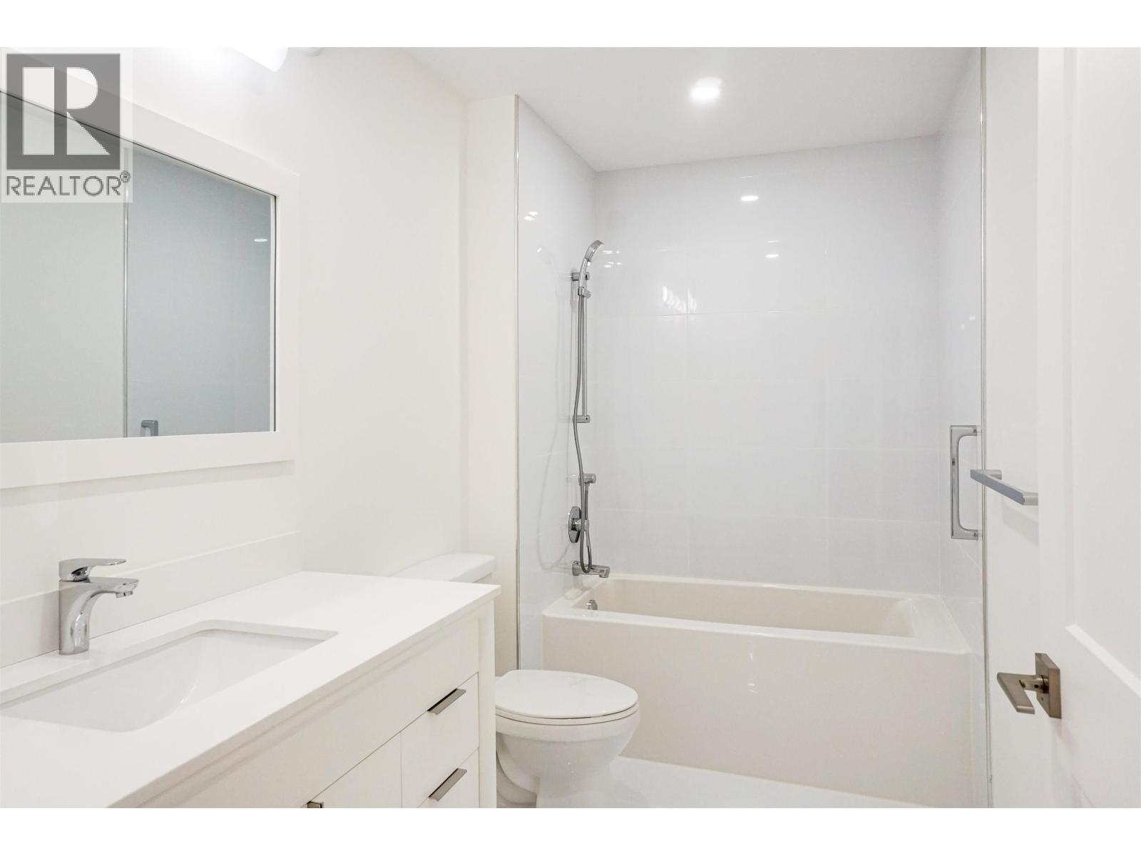 64 WOZNEY STREET, Kitimat