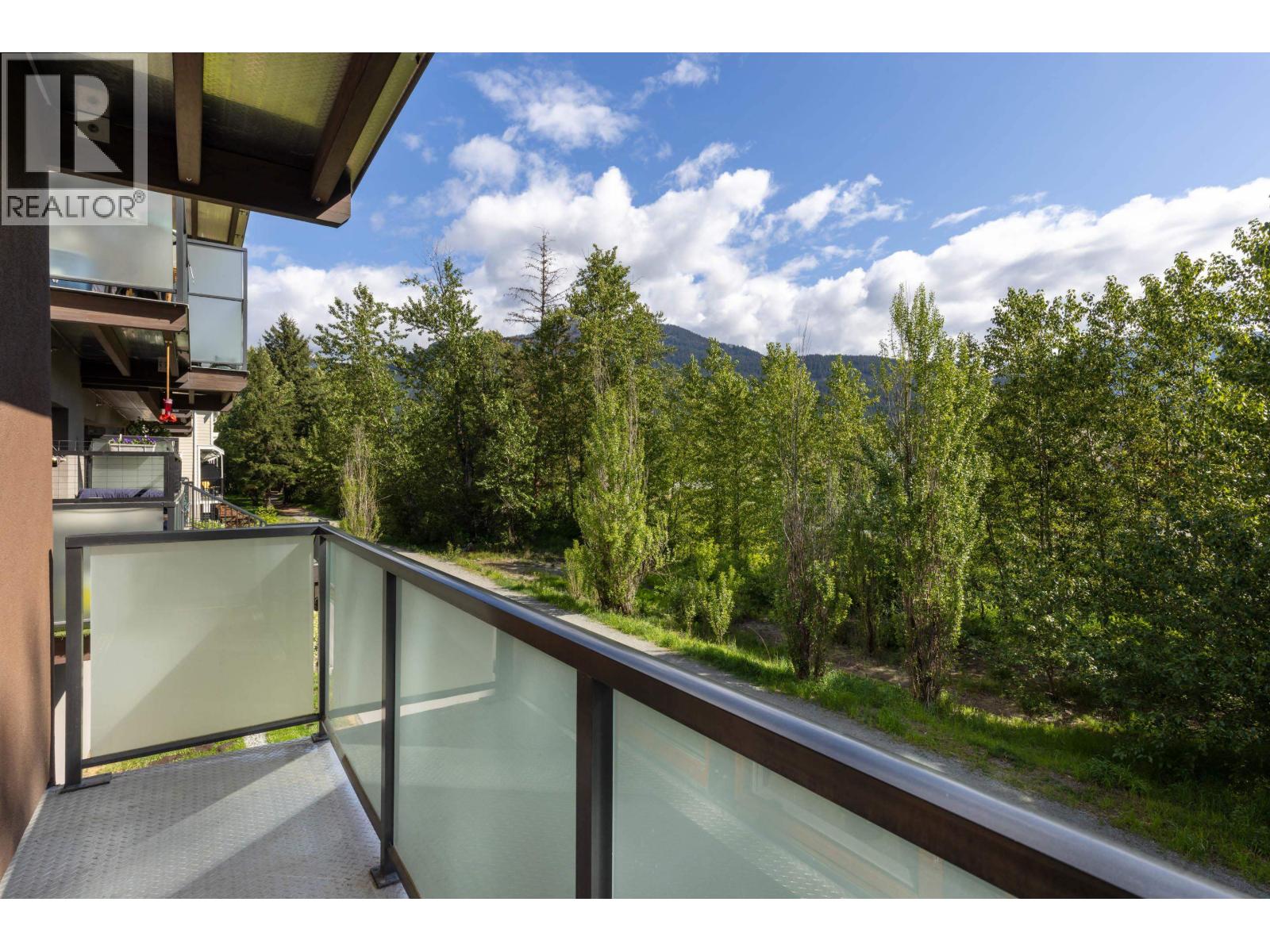 110 7350 CRABAPPLE COURT, Pemberton