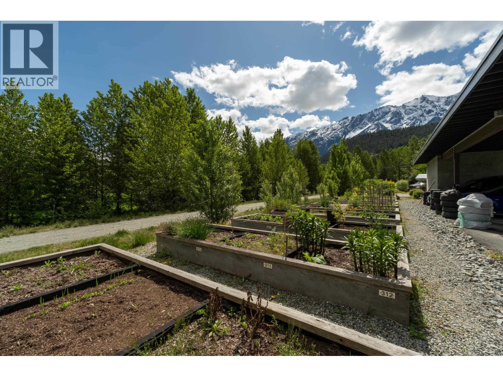 110 7350 CRABAPPLE COURT, Pemberton