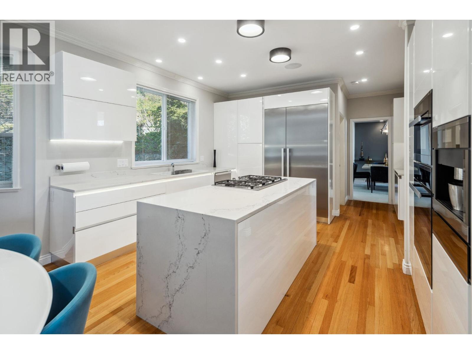 3823 MICHENER WAY, North Vancouver