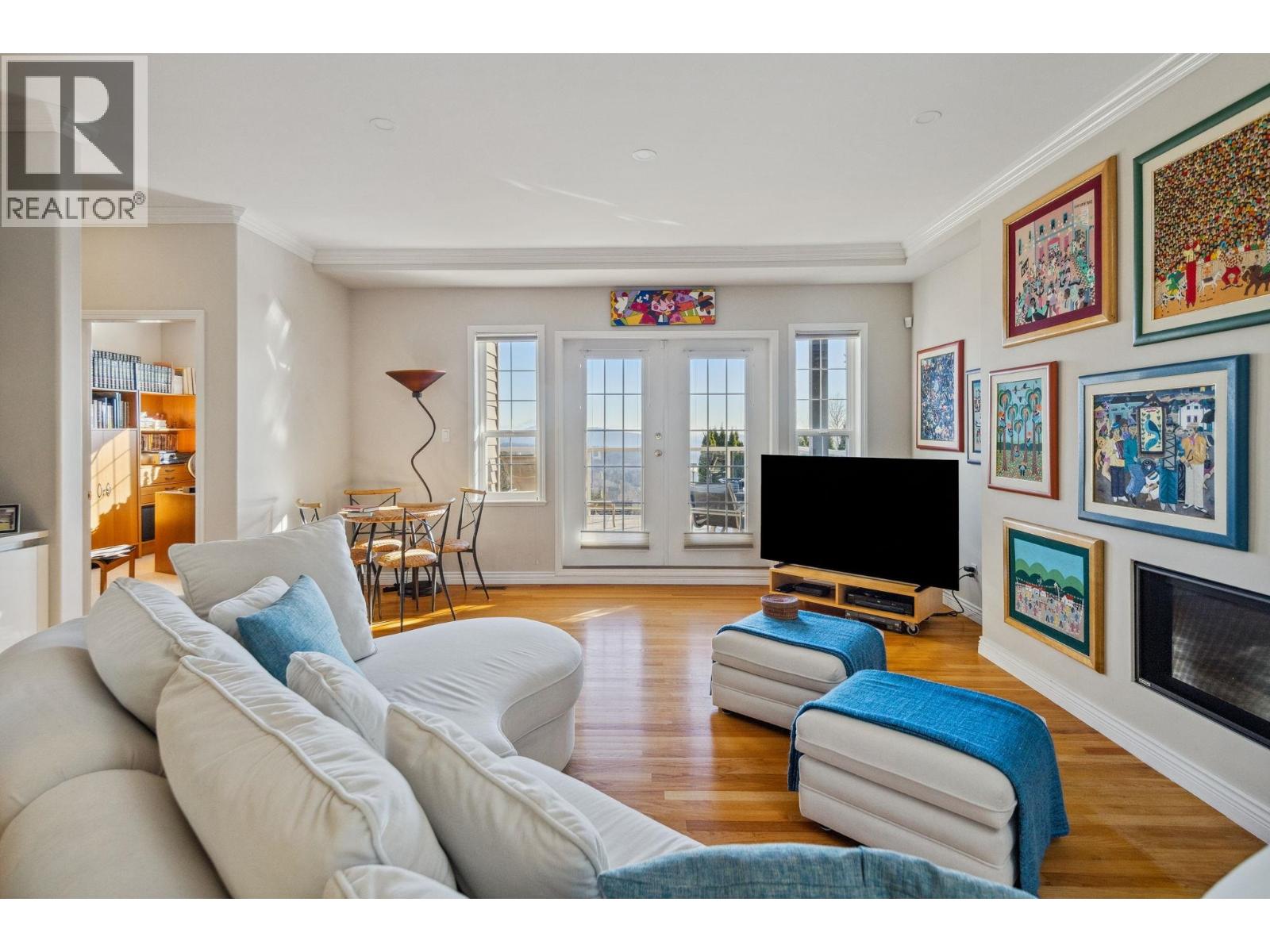 3823 MICHENER WAY, North Vancouver