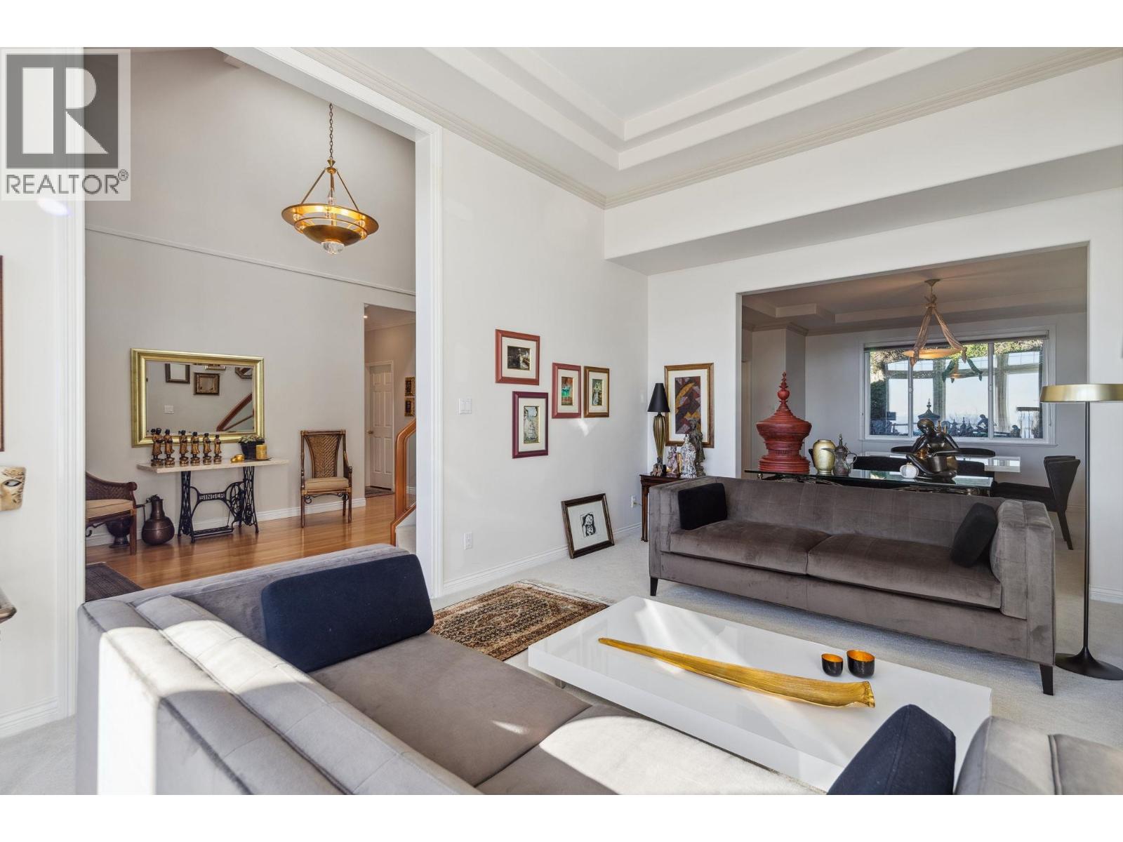 3823 MICHENER WAY, North Vancouver