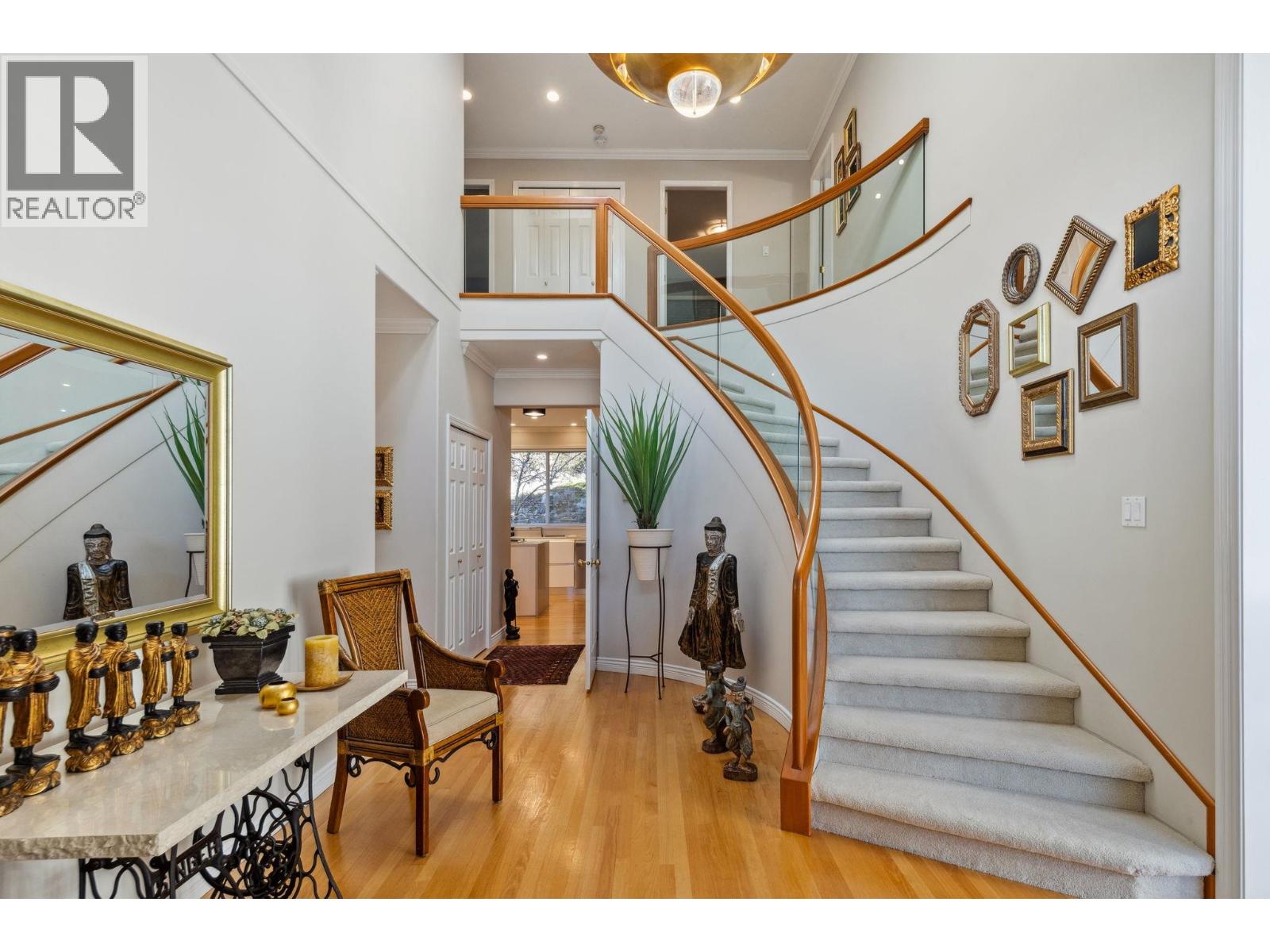 3823 MICHENER WAY, North Vancouver