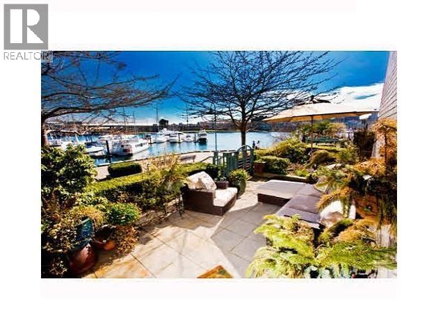 122 1228 MARINASIDE CRESCENT, Vancouver