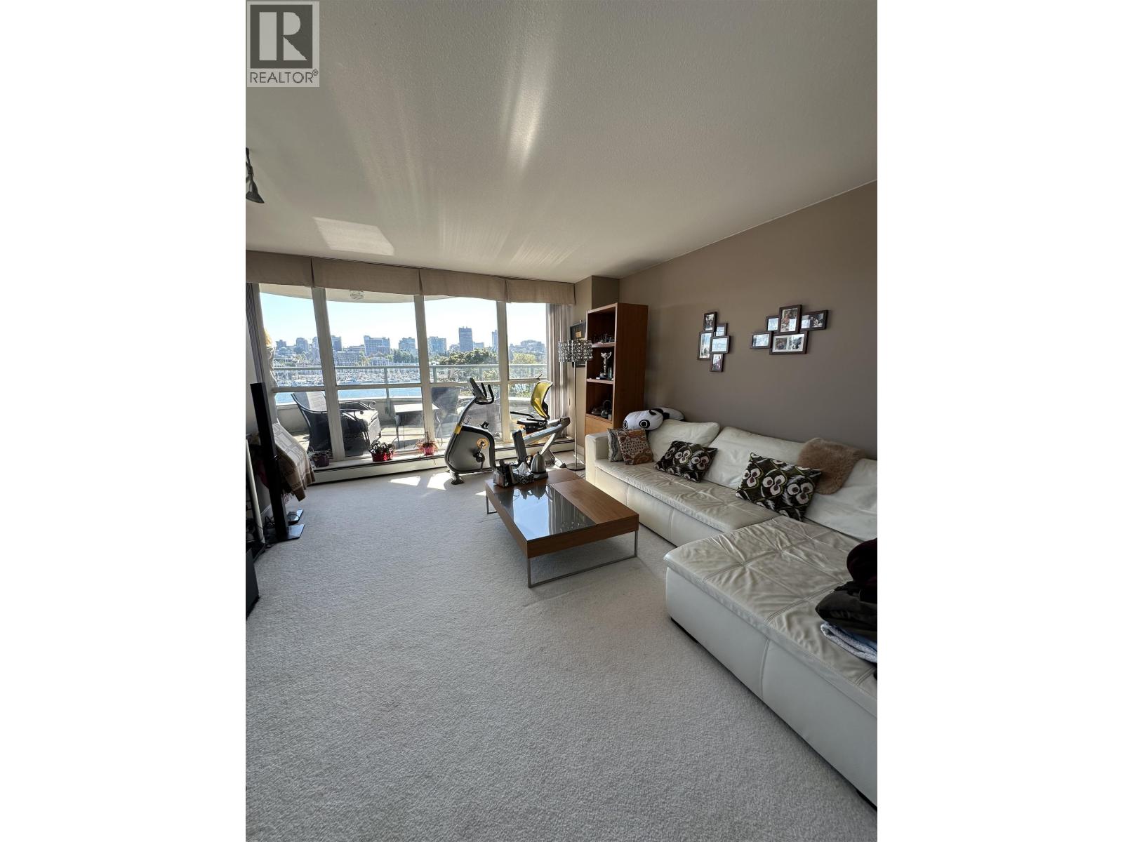 122 1228 MARINASIDE CRESCENT, Vancouver