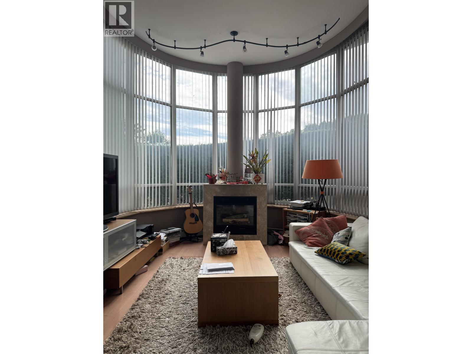 122 1228 MARINASIDE CRESCENT, Vancouver