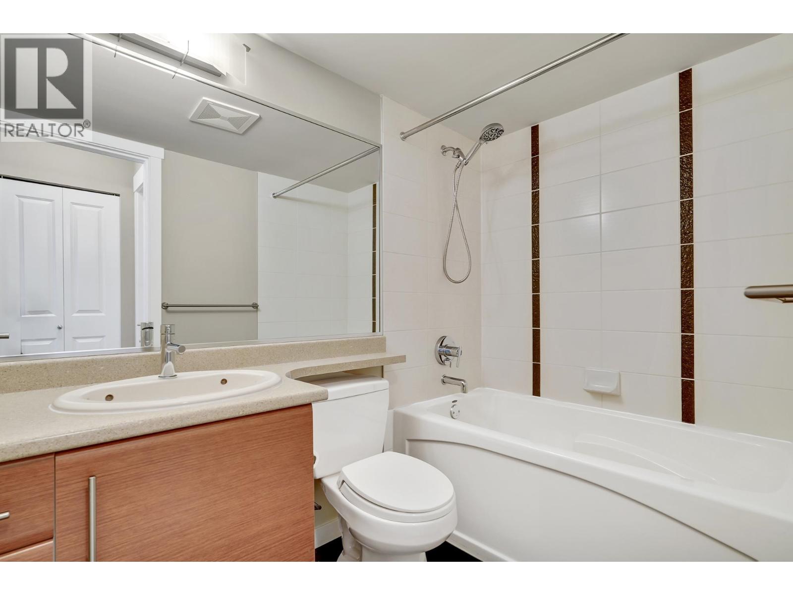 #208-1706 56 Street, Delta