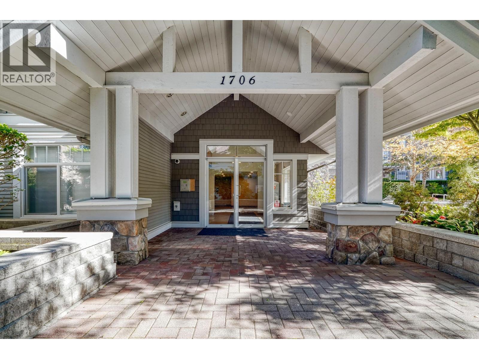 #208-1706 56 Street, Delta