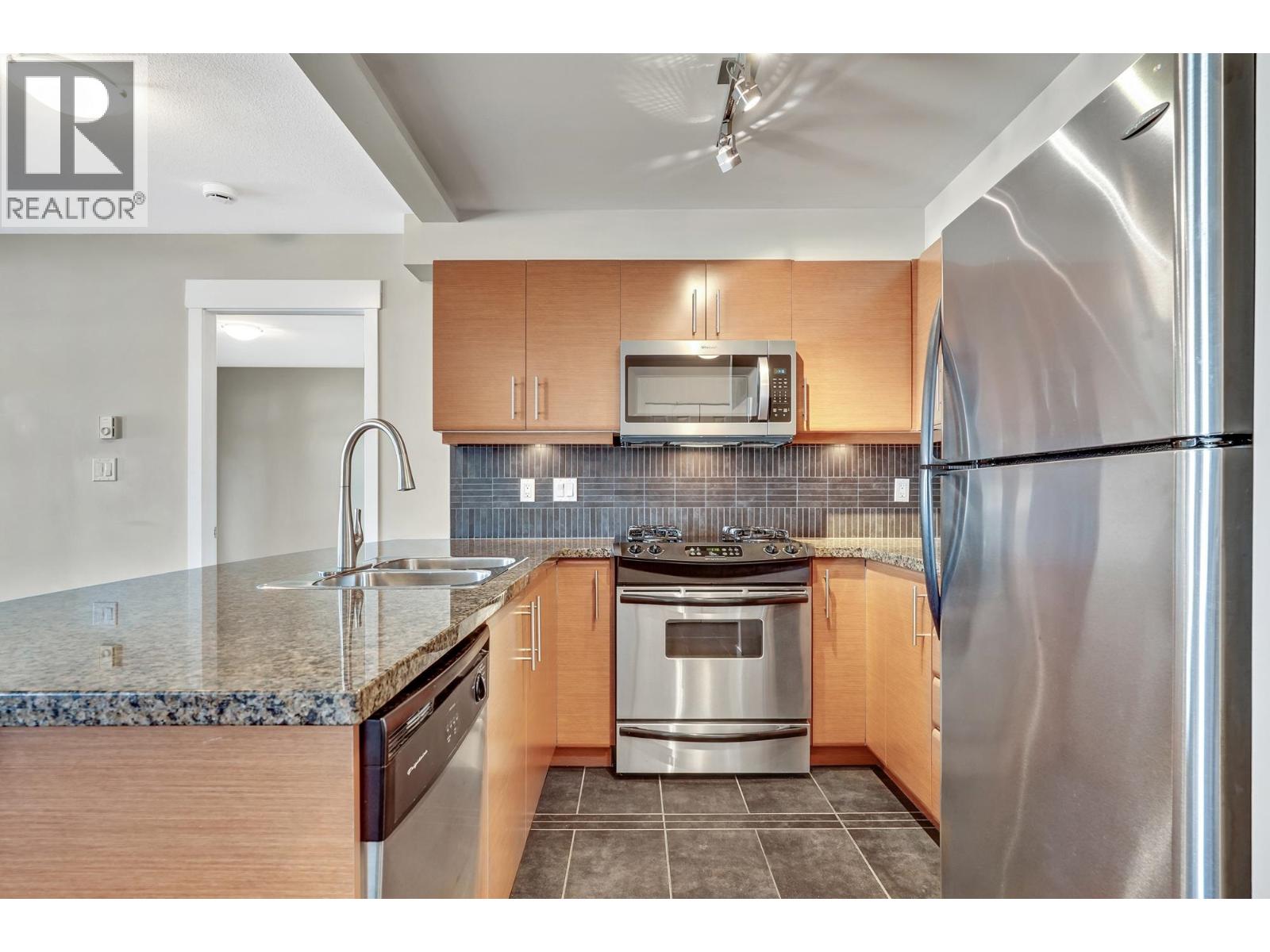 #208-1706 56 Street, Delta