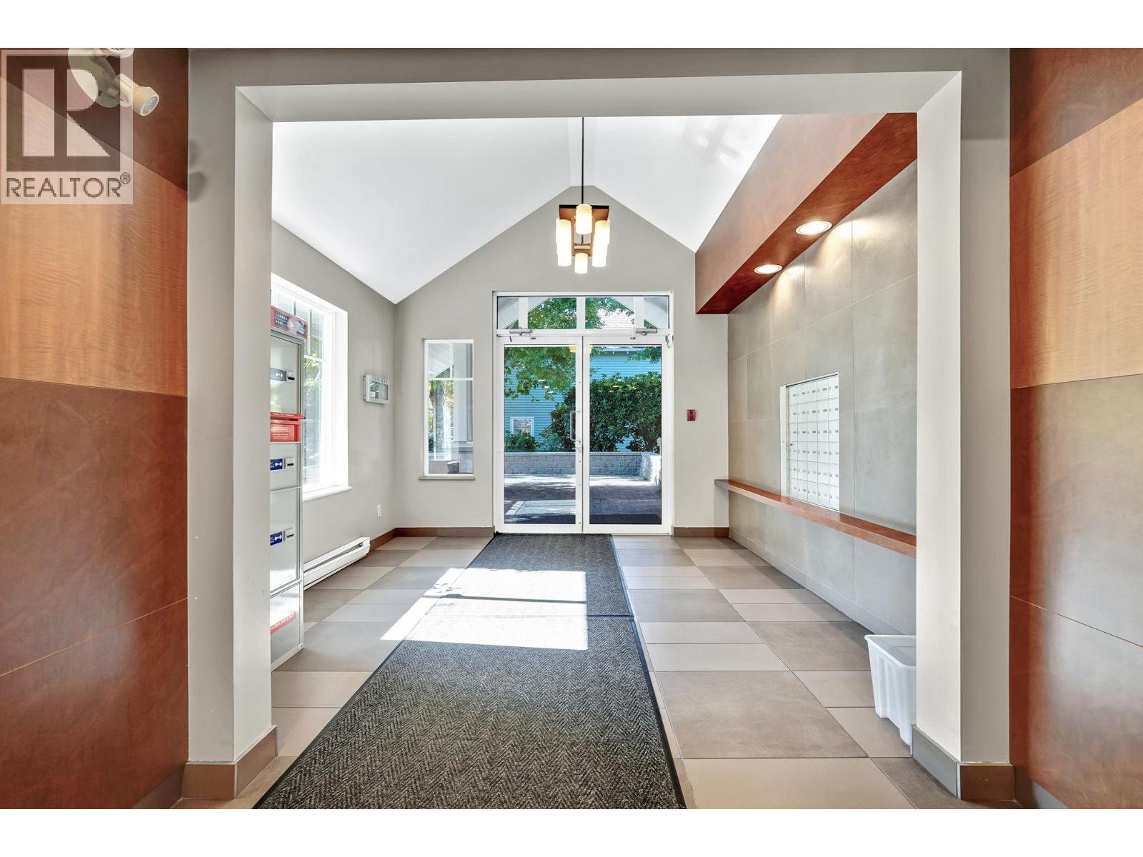 #208-1706 56 Street, Delta