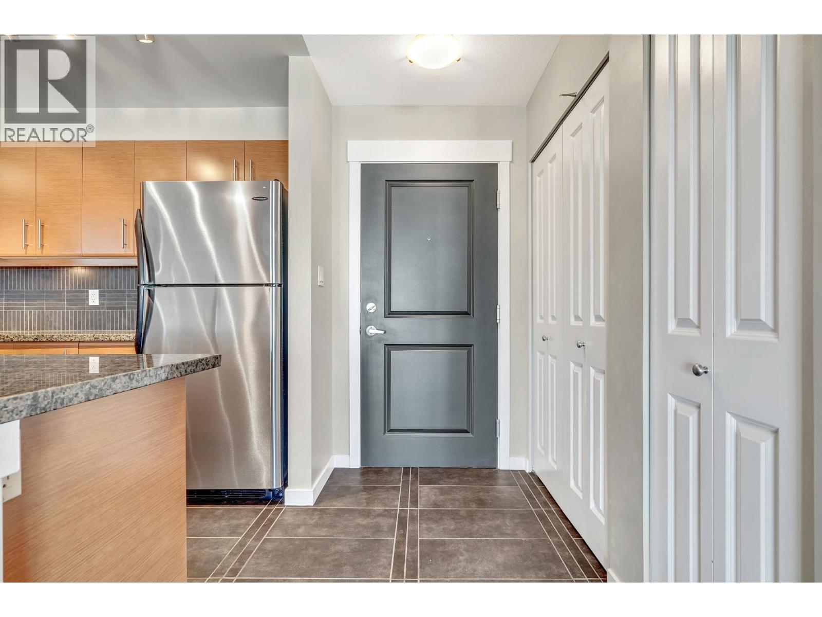 #208-1706 56 Street, Delta