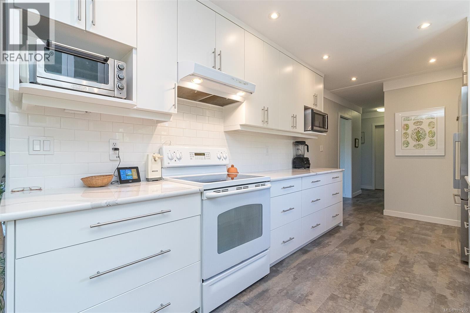  1961 Hovey Road, Central Saanich