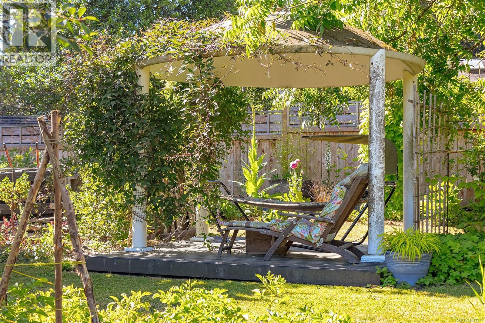  1961 Hovey Road, Central Saanich