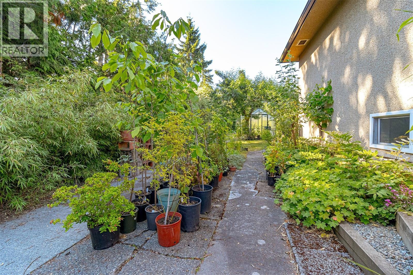  1961 Hovey Road, Central Saanich