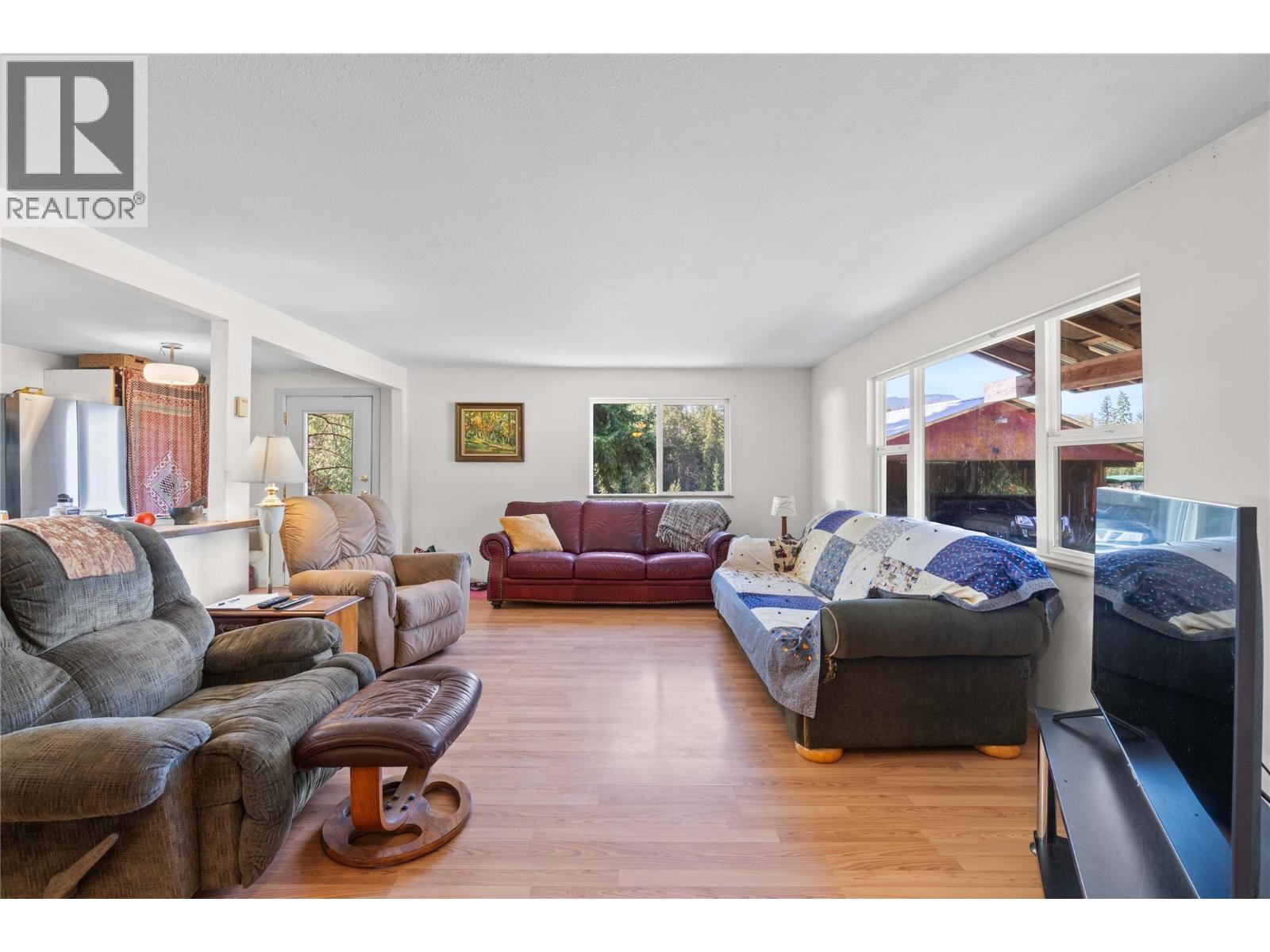  1168 Mallory Road Southeast, Enderby