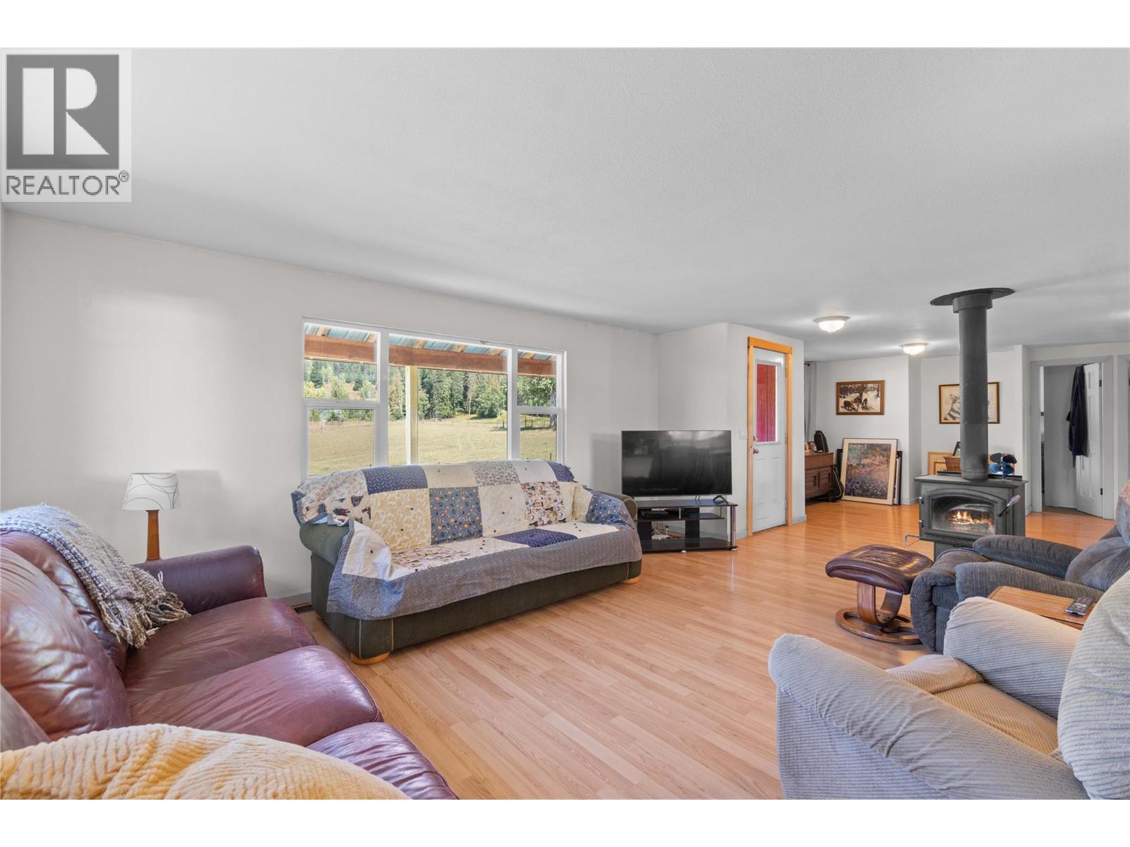  1168 Mallory Road Southeast, Enderby