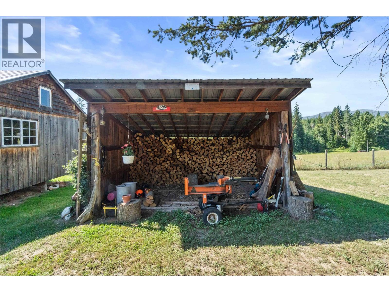 1168 Mallory Road Southeast, Enderby