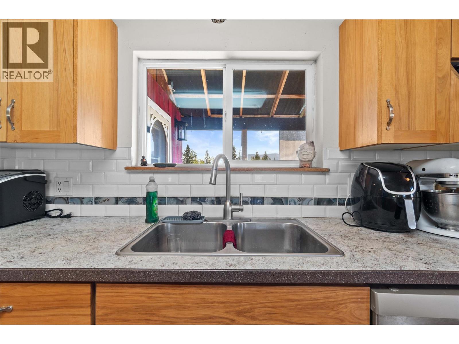 1168 Mallory Road Southeast, Enderby