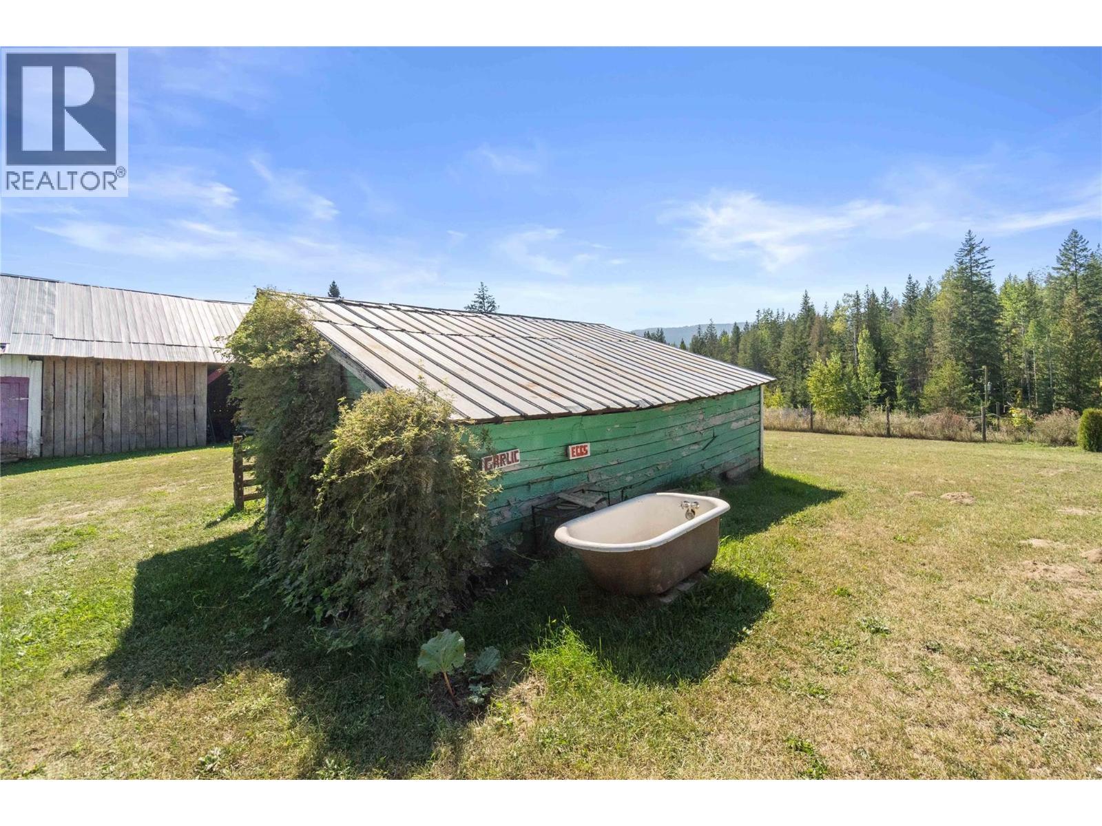 1168 Mallory Road Southeast, Enderby
