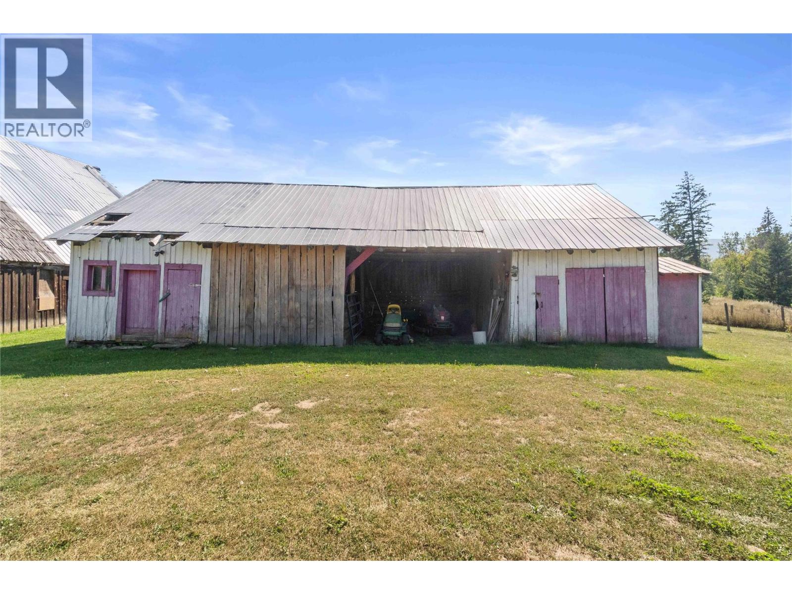  1168 Mallory Road Southeast, Enderby