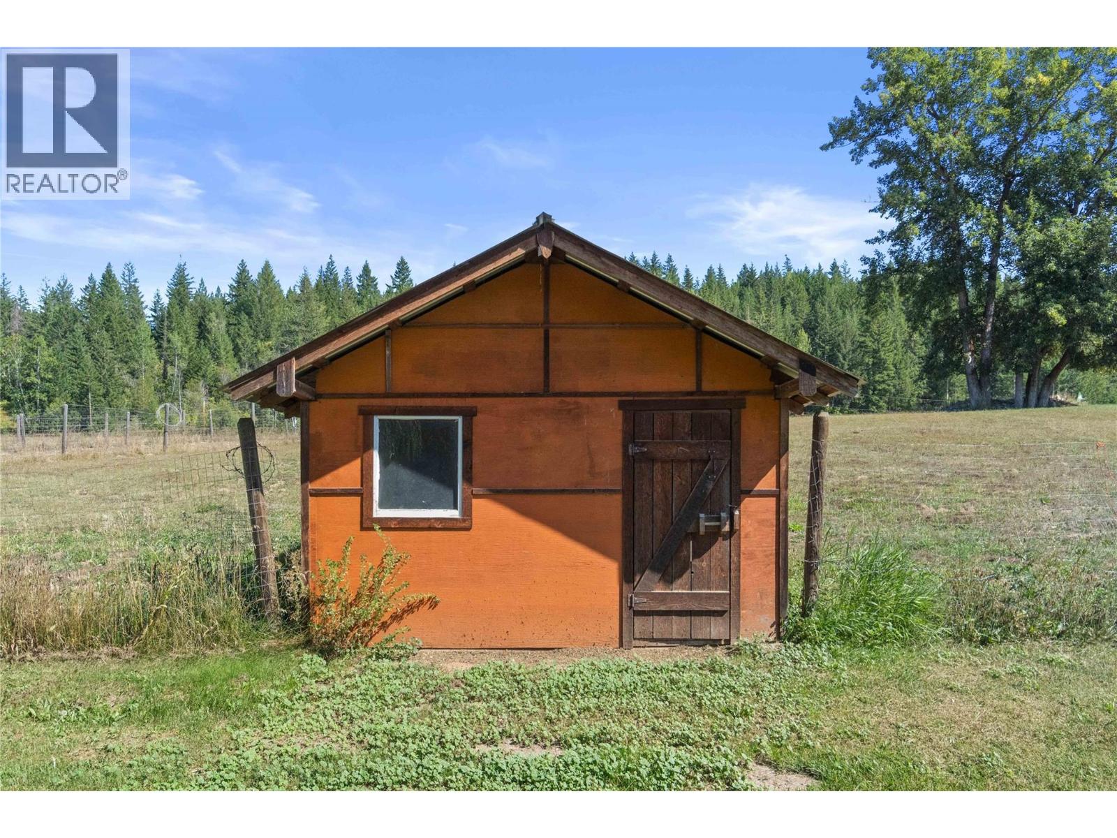  1168 Mallory Road Southeast, Enderby
