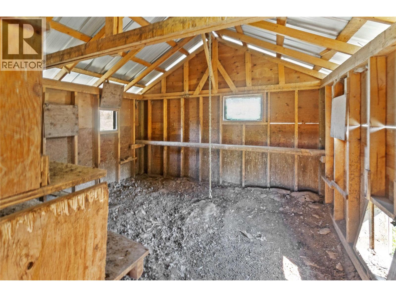  1168 Mallory Road Southeast, Enderby