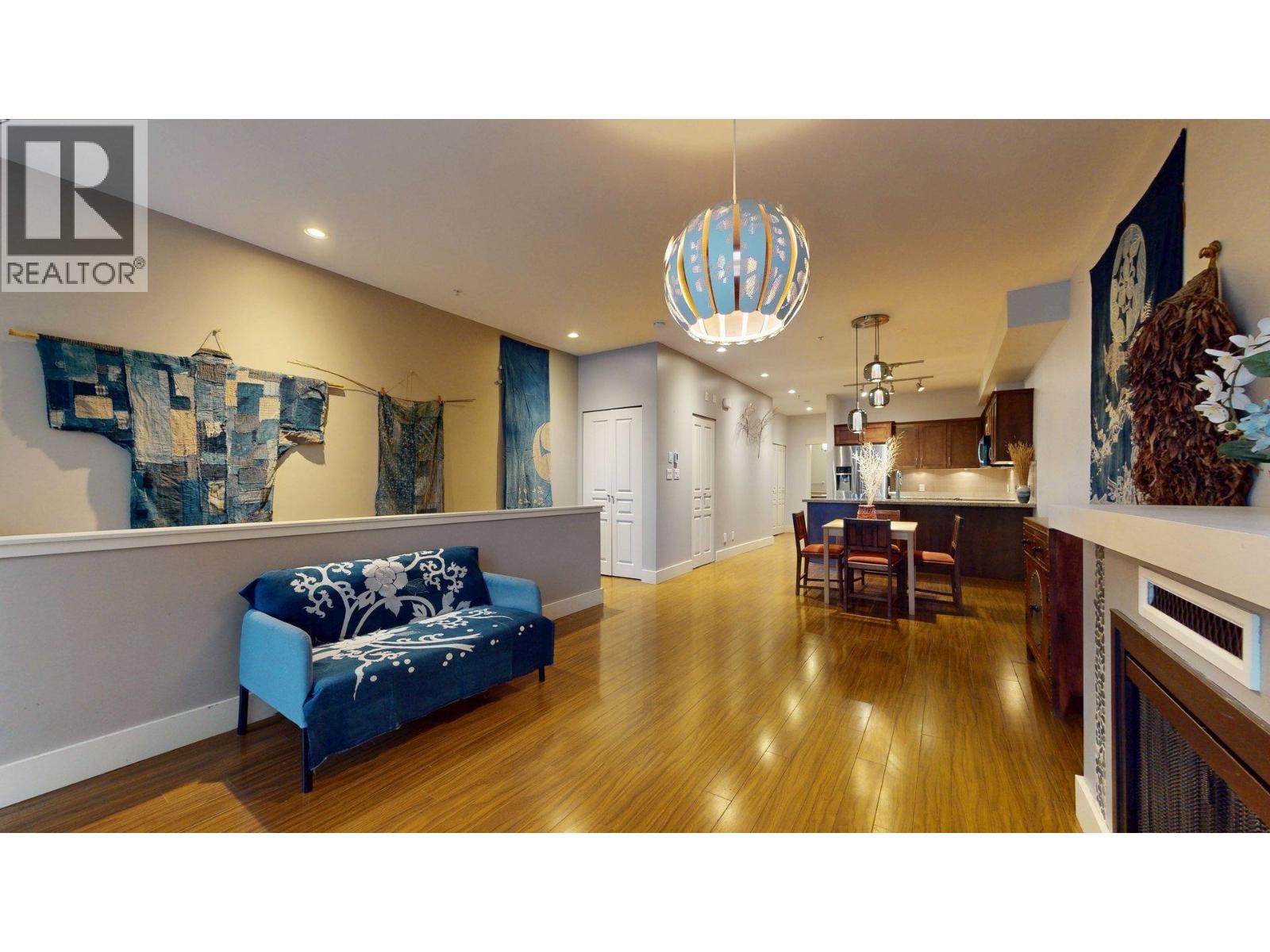 1320 MAIN STREET, Squamish