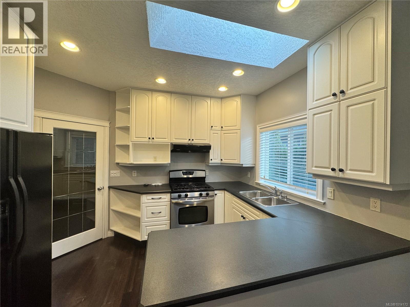  808 Jagdeep Place, Saanich
