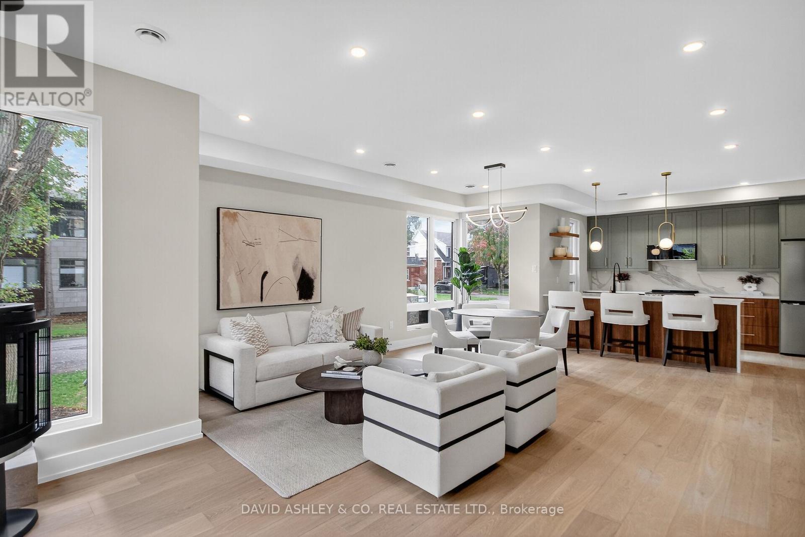 612 TWEEDSMUIR AVENUE, Ottawa, Ontario