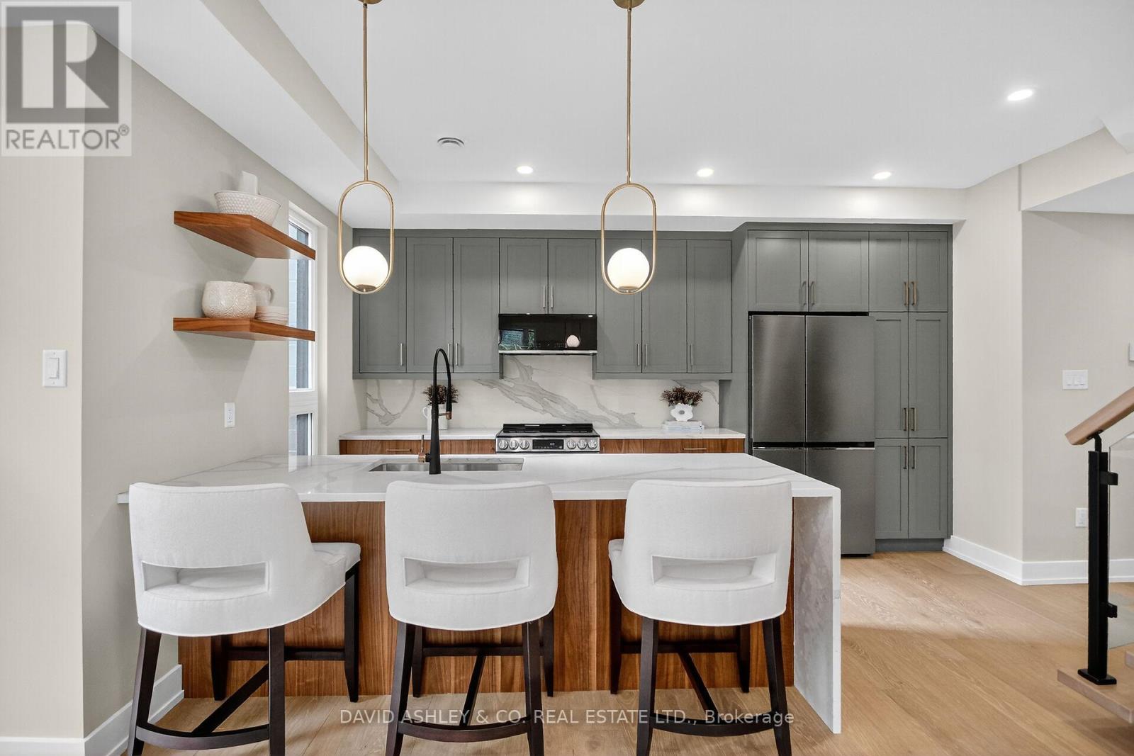 612 TWEEDSMUIR AVENUE, Ottawa, Ontario