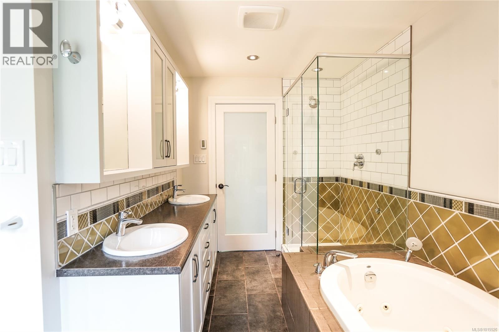  2617 Doncaster Drive, Victoria