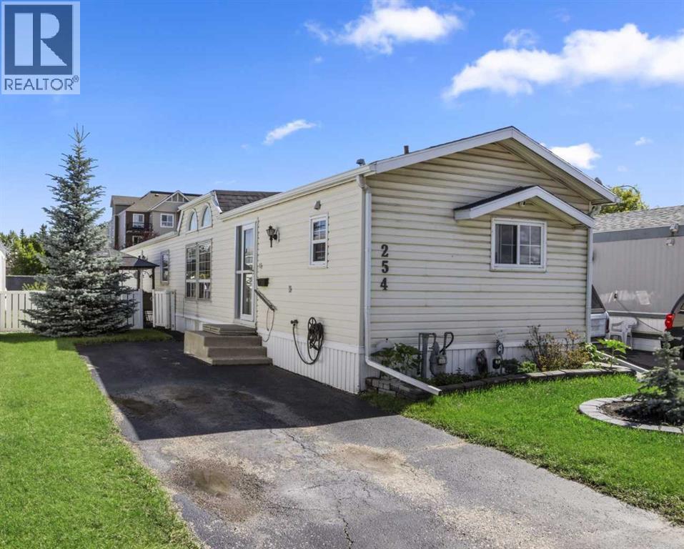 254 Erin Woods Circle SE, Calgary, Alberta