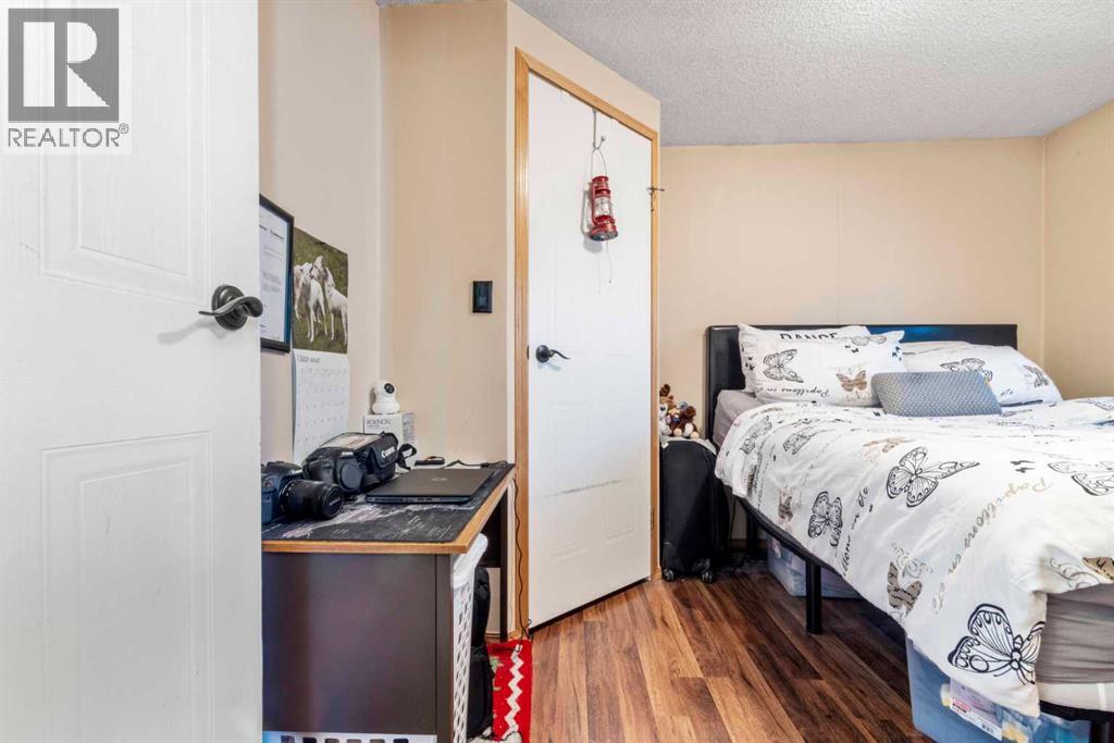 Single Family House Mobile Home for Sale in  Erin Woods Circle SE Erin Woods Calgary 