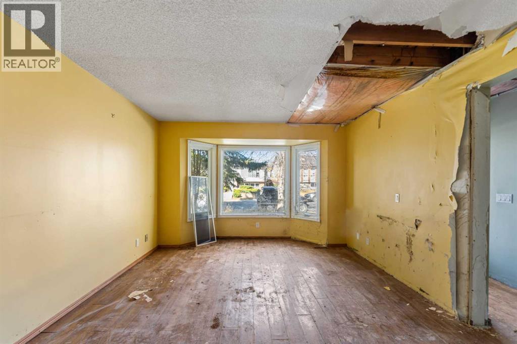 Single Family House for Sale in  Templegreen Drive NE Temple Calgary 