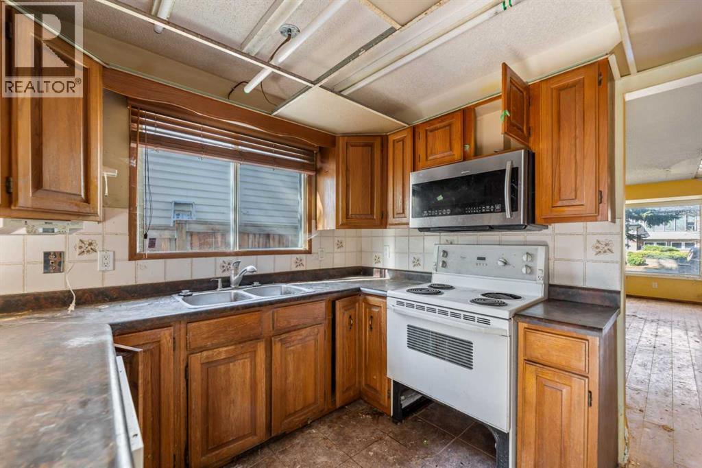 Single Family House for Sale in  Templegreen Drive NE Temple Calgary 