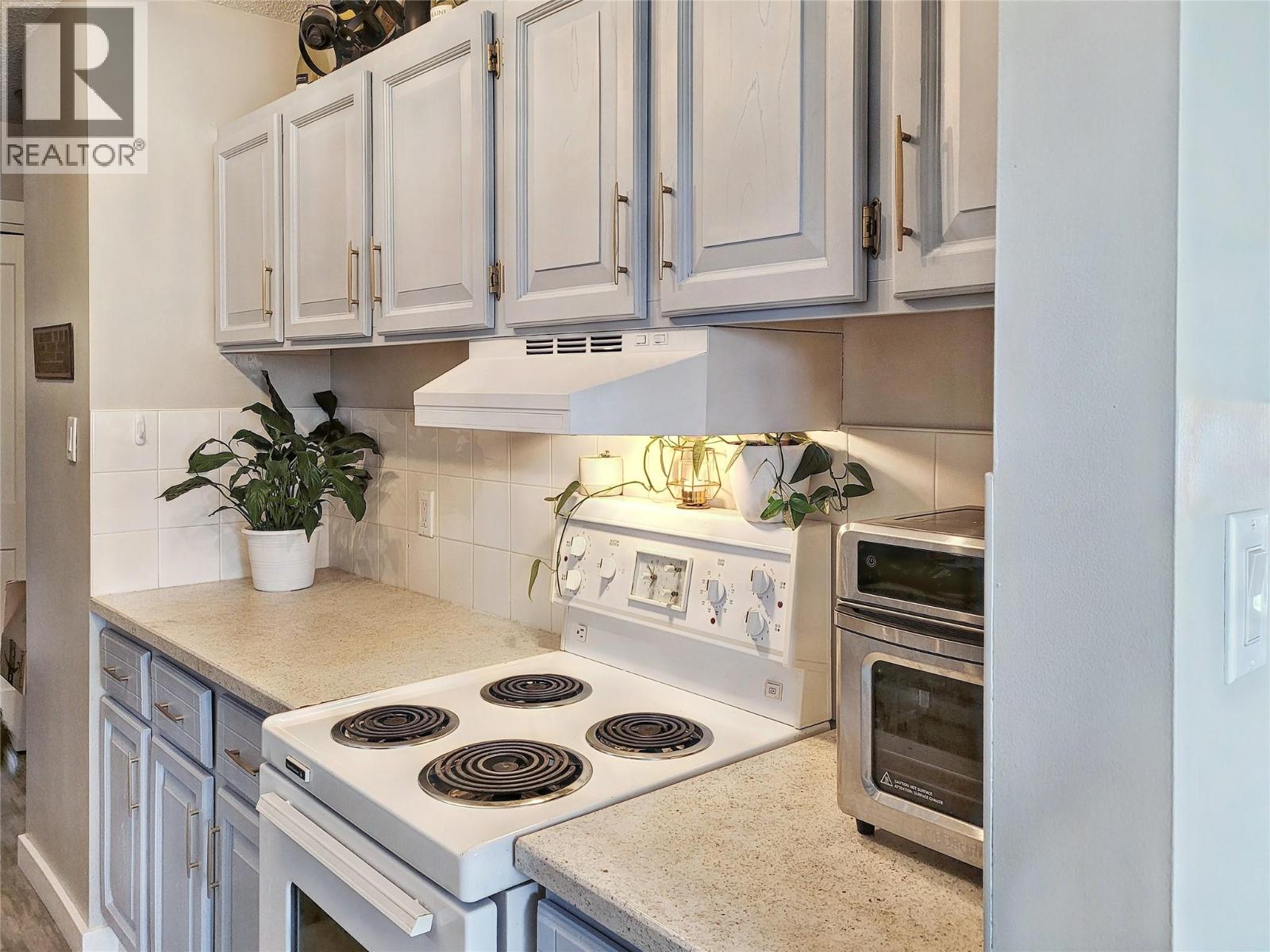 717 12TH Avenue Unit# 8, Invermere