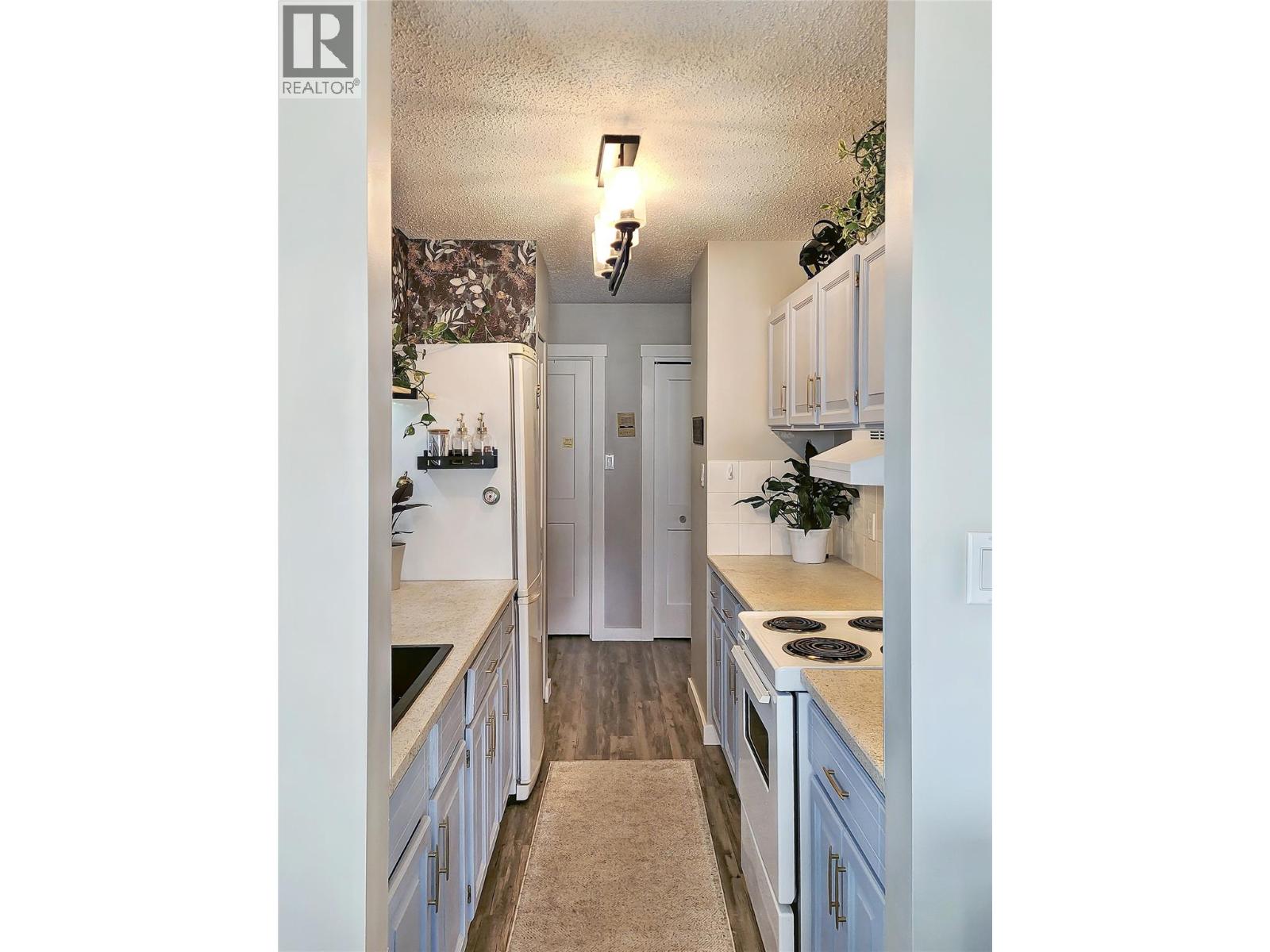 717 12TH Avenue Unit# 8, Invermere