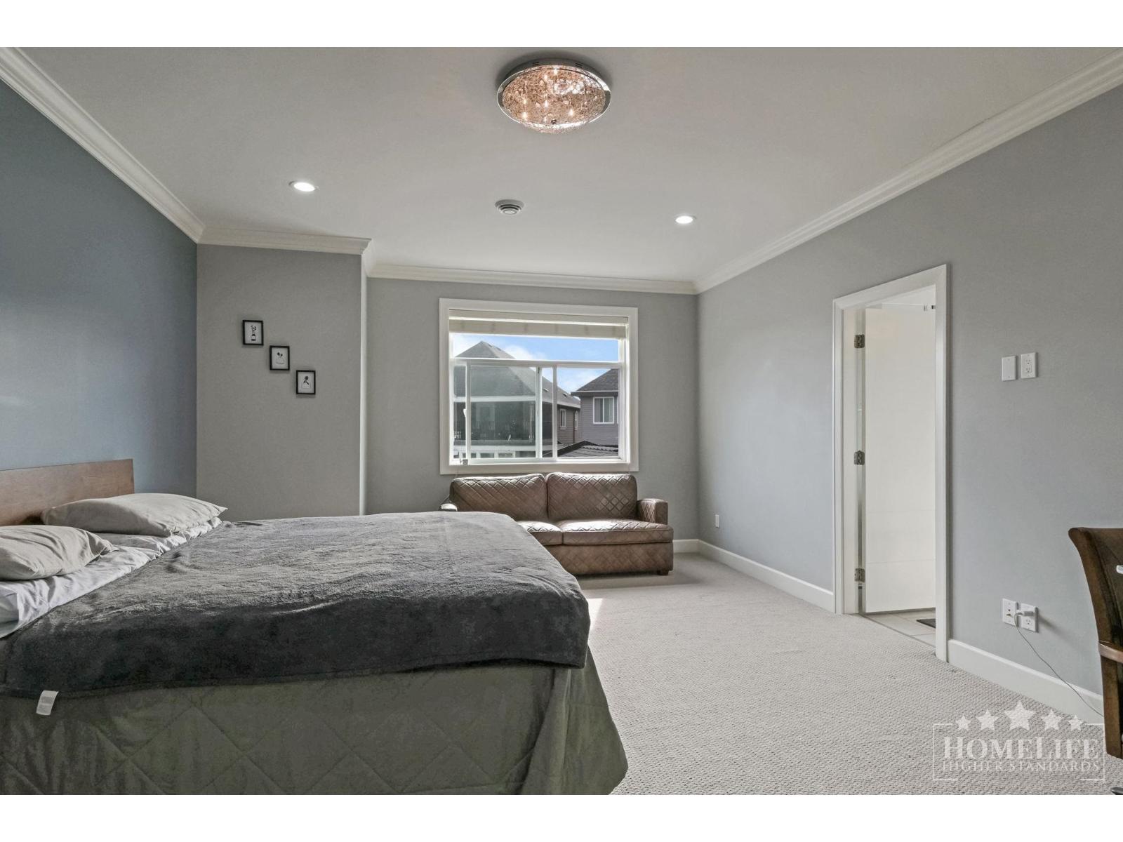 Upper House 16482 63 AVENUE, Surrey